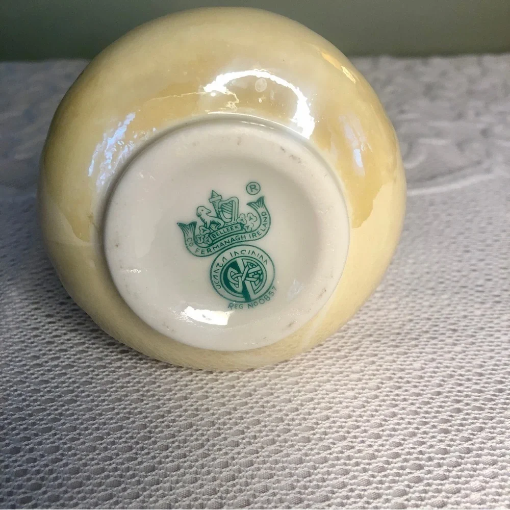 Belleek Moore Vase Vintage Ireland Ivory with Yellow Lustre Scallop Rim Irish